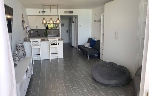Islamorada Apartment | Beautiful Modern Studio, recently remodeled, new to the market, Summer Sea 405