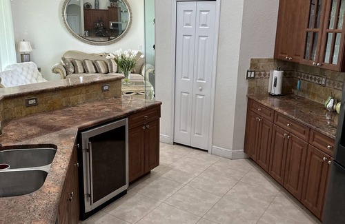 Port Saint Lucie House | Beautiful modern home that offers 5 bedrooms and 3 bathroom’s over 2900 sq ft