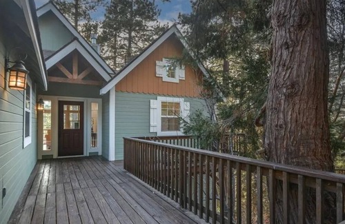 Blue Jay Ski Chalet | Beautiful mountain chalet! Close to Arrowhead village and the lake.