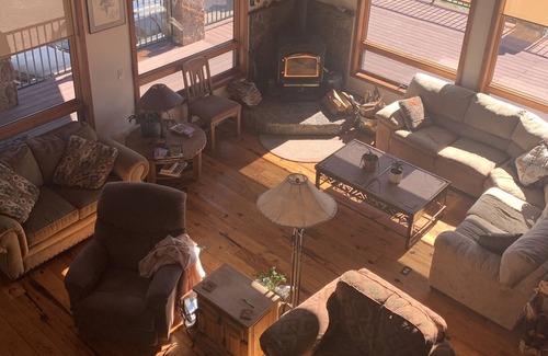 Springerville Other | Beautiful mountain getaway with hot tub and game room.