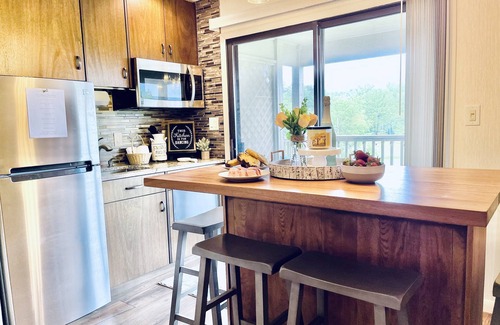 Lake Lure Villa | Beautiful Mountain Studio at Rumbling Bald with Views, Pools, Golf & Restaurants