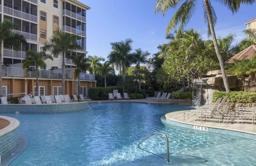 Vanderbilt Beach Condo | Beautiful Naples Condo Regatta @ Vanderbilt Beach. Newly redecorated.