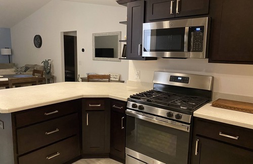 Leesburg House | Beautiful New 3/2 with 4-Seat Golf Cart & Fire Table ~ Close to Sawgrass Grove!