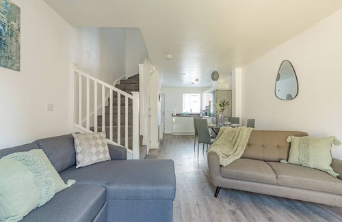 Derby House | Beautiful New House Derby For 5 Guests, Great for Family, Contractors, NHS Staff