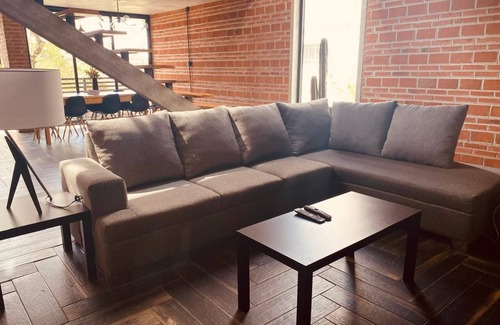 Tetlatlahuca House | Beautiful New York Loft, 5 minutes from Val'Quirico (pet friendly)