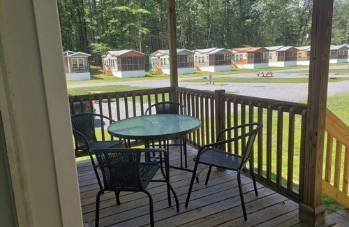 Queensbury Apartment | Beautiful Newly Built Cottages!