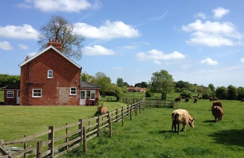 Horncastle House | Beautiful North Cottage, Bainvalley Cottages
