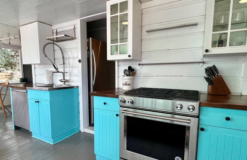 Colington House | Beautiful OBX "Seaglass" Cottage- Newly Renovated & Close to the Beach