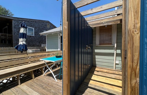 Colington House | Beautiful OBX "Seaglass" Cottage- Newly Renovated & Close to the Beach
