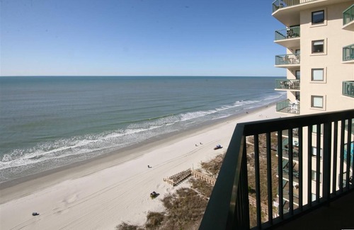 Ocean Drive Condo | BEAUTIFUL Oceanfront 4 bedroom 3 bath Condo/Great Rates
