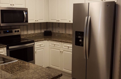 Crescent Beach Condo | Beautiful Oceanfront Condo- Crescent Shores - Privately Owned and Maintained