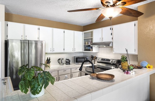 Kailua-Kona Condo | Beautiful oceanfront Ali'i Villas complex