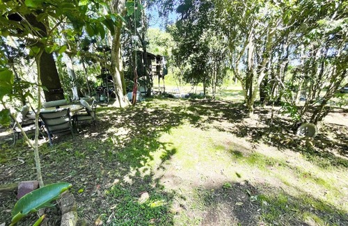 Lismore House | Beautiful old house by the river with balcony, massive yard, minutes to CBD