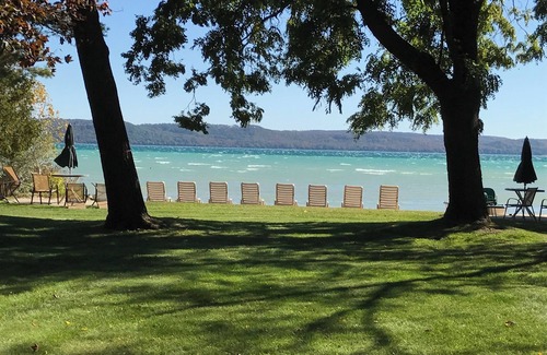 Glen Arbor Villa | Beautiful On Big Glen Lake Sandy Beach!