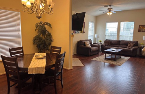 Katy House | Beautiful One floor 3-bedroom house with an Office