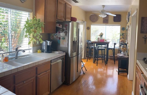 Thousand Oaks House | Beautiful, Peaceful, Room in Newbury Park Home in Gated Community