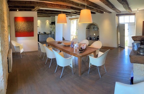 Granges-dAns House | Beautiful Perigordian Falconry with private pool set among mature trees and lawn