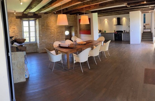 Granges-dAns House | Beautiful Perigordian Falconry with private pool set among mature trees and lawn