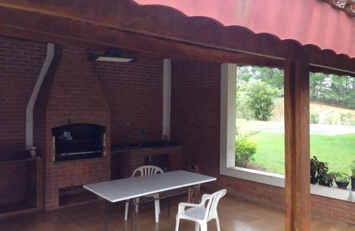 Jardim Brasil House | Beautiful place with pool, barbecue, soccer field, playground and lake.
