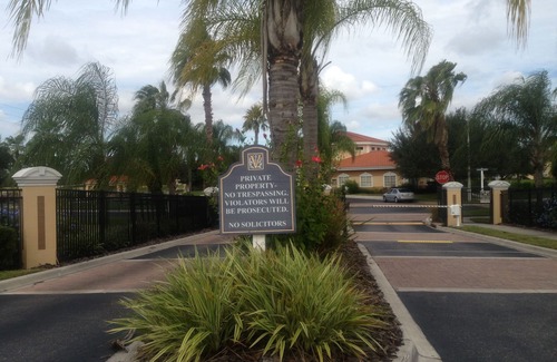 Sarasota Condo | Beautiful pool great location near to the beach. Special Prices for Nov and Dec!
