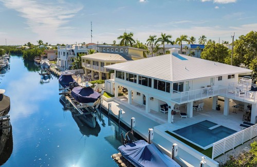 Long Key House | Beautiful Pool Home Located in a Quiet Neighborhood