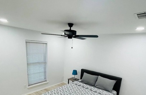 Bedford House | Beautiful Pool n Spa Modern Home! Perfect for families and getaways
