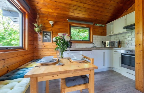 Brazzacott House | Beautiful private villa with WIFI, hot tub, TV, terrace, pets allowed and panoramic view
