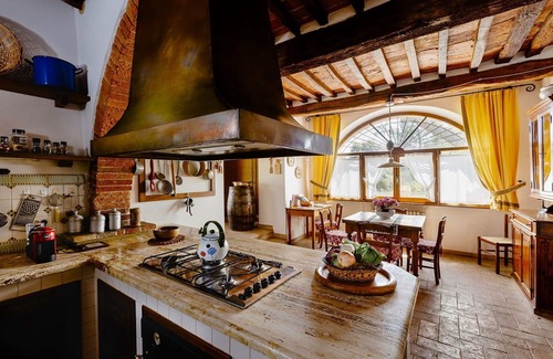 Torrita di Siena Villa | Beautiful private villa for 11 guests with WIFI, private pool and TV, close to Montepulciano