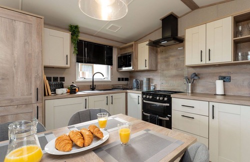 Boat of Garten House | Beautiful private villa for 4 guests with TV and patio