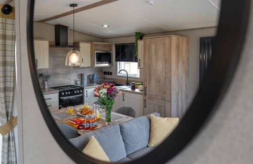 Boat of Garten House | Beautiful private villa for 4 guests with TV and patio