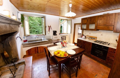 Casoli Villa | Beautiful private villa for 7 people with private pool, WIFI, TV, terrace and pets allowed