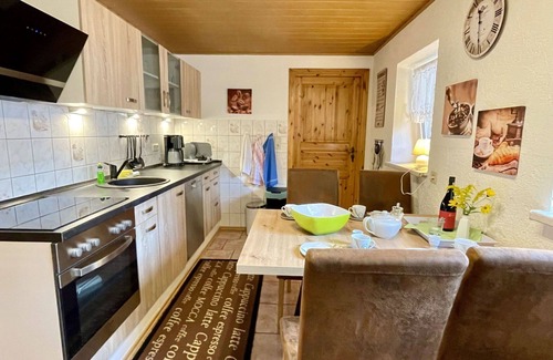 Grossschoenau House | Beautiful private villa for 5 guests with WIFI, hot tub, TV, terrace and pets allowed