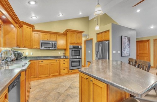 Plymouth House | Beautiful private home hidden in the woods. Can sleep 11 guests