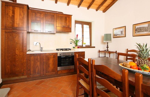 Sansepolcro Villa | Beautiful private villa for 15 people with private pool, hot tub, WIFI, TV, patio and pets allowed