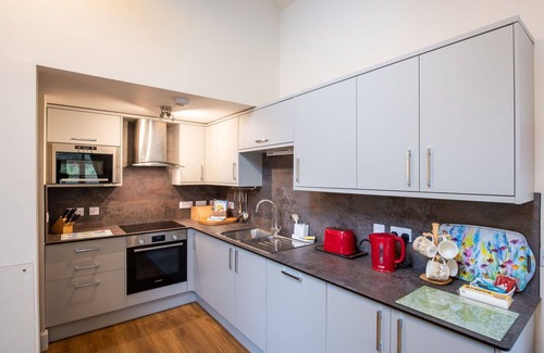 Corrimony House | Beautiful private villa for 6 guests with WIFI, TV, terrace and pets allowed