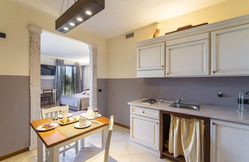 Lucignano House | Beautiful private villa for 26 people with hot tub, WIFI, A/C, private pool, TV and terrace