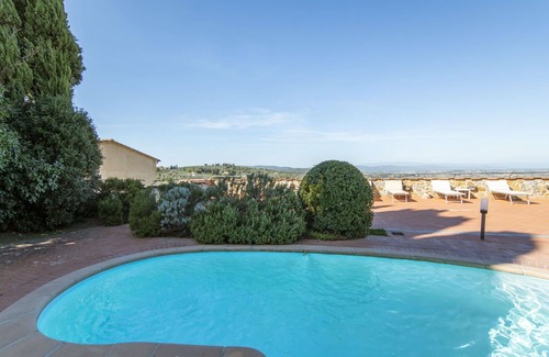 Lucignano House | Beautiful private villa for 26 people with hot tub, WIFI, A/C, private pool, TV and terrace