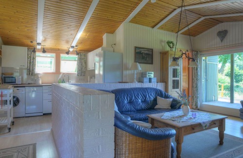 Bremke House | Beautiful private villa for 6 guests with WIFI, TV, patio, pets allowed and panoramic view