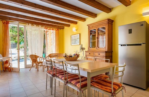 La Morra Villa | Beautiful private villa for 8 guests with private pool, WIFI, TV, patio and parking