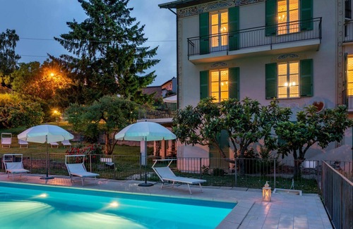 La Morra Villa | Beautiful private villa for 8 guests with private pool, WIFI, TV, patio and parking