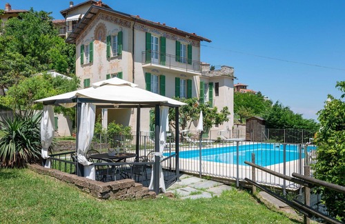 La Morra Villa | Beautiful private villa for 8 guests with private pool, WIFI, TV, patio and parking