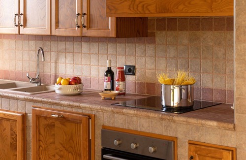 Scansano House | Beautiful private villa for 8 people with WIFI, patio, pets allowed and panoramic view