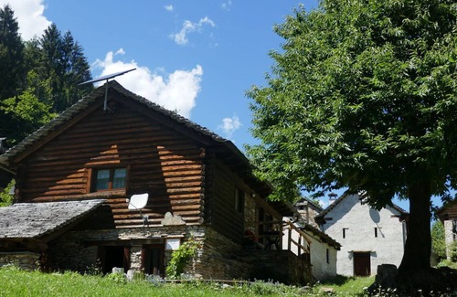 Semione House | Beautiful private villa for 4 guests with WIFI, TV, patio, pets allowed, panoramic view and park...