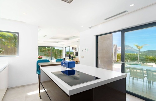 Cansalades Villa | Beautiful private villa for 8 people with WIFI, hot tub, private pool, A/C, TV and patio