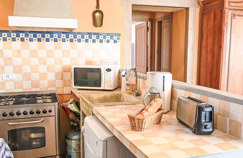 Blassac House | Beautiful private villa for 6 guests with WIFI, TV, terrace and pets allowed