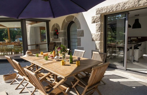 Ploumilliau House | Beautiful private villa for 10 guests with private pool, WIFI, TV, terrace, pets allowed and par.