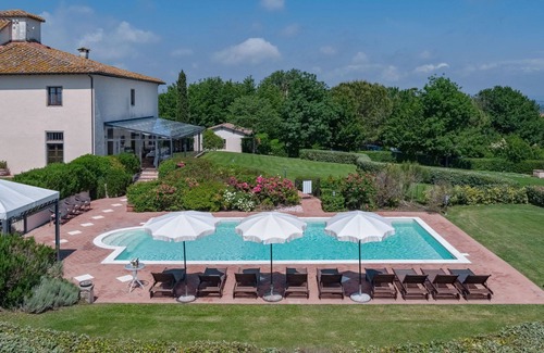 Le Piazze Villa | Beautiful private villa with sauna, private pool, WIFI, A/C, hot tub, TV, patio, close to Cortona