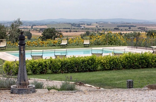 Cortona Villa | Beautiful private villa for 10 guests with A/C, private pool, WIFI and TV, close to Cortona