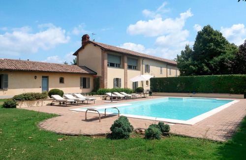 Hyeres House | Beautiful private villa for 10 people with private pool, WIFI, TV, patio and parking