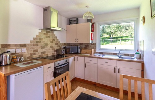 Fivelanes House | Beautiful private villa for 4 guests with hot tub, WIFI, TV and patio